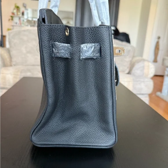 Black Leather Handbag - Picture 4 of 10